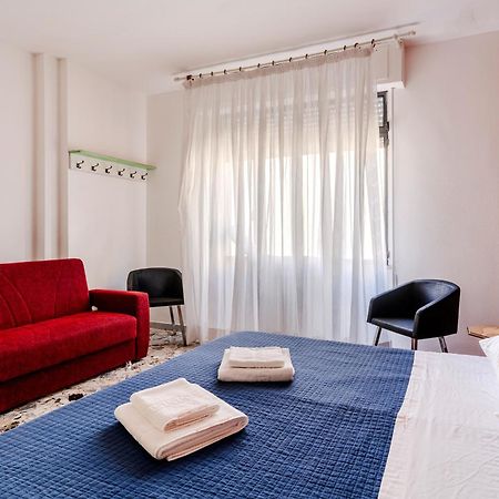 Casa Di Madre Antonia Hotel Brindisi Luaran gambar