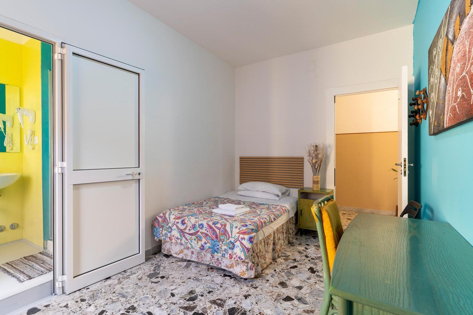 Casa Di Madre Antonia Hotel Brindisi Luaran gambar